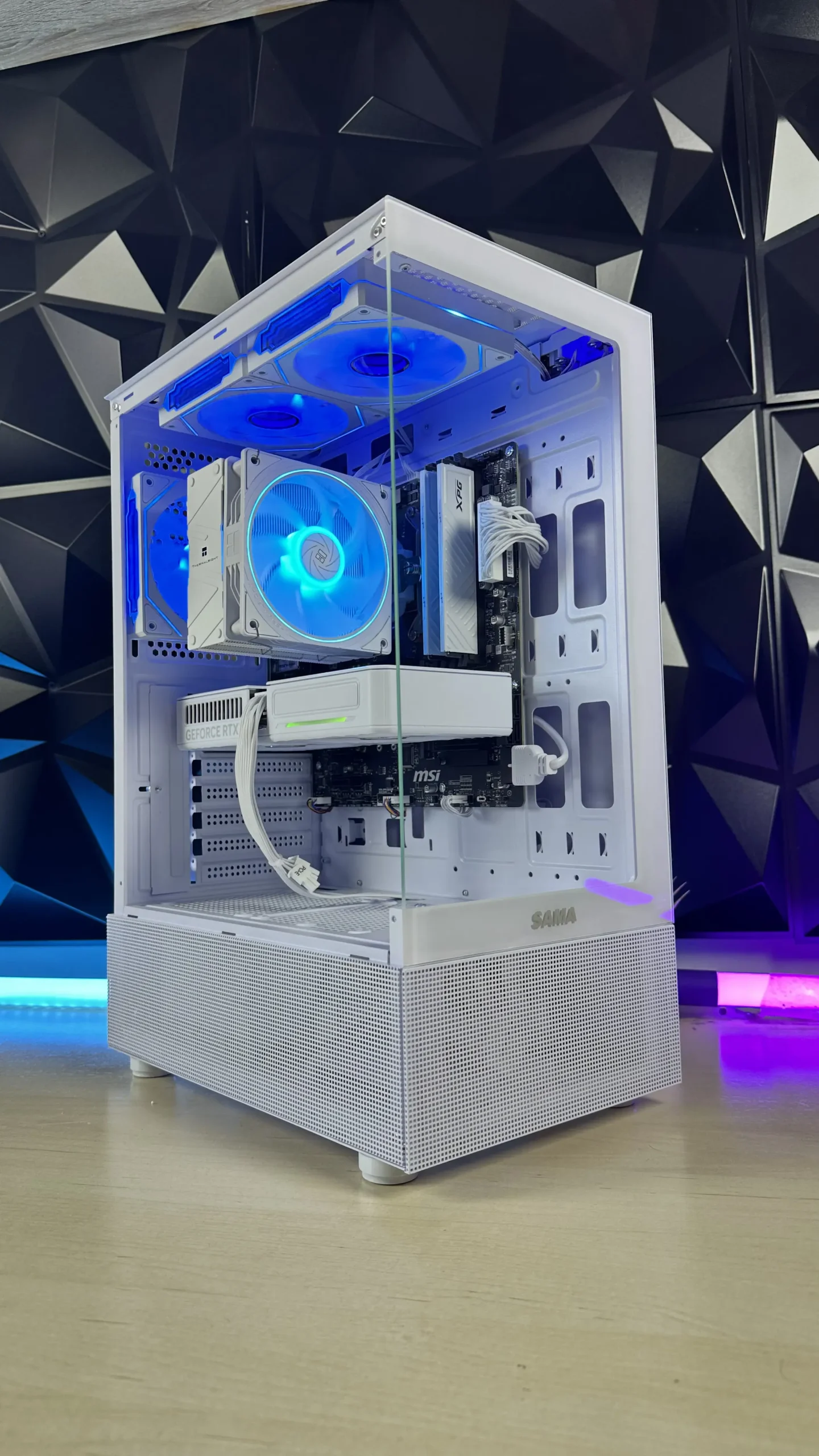 PC Gamer Gama Media - Streamer | Ryzen 5 8400F / RTX 5060 / 1Tb Almacenamiento / Sama 3321