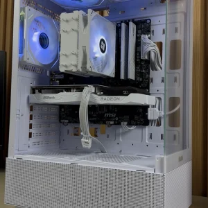PC Gamer Gama Alta- Youtuber | AMD Ryzen 7 8700F / RX 9060XT 16GB / 1Tb Almacenamiento / Full Blanco
